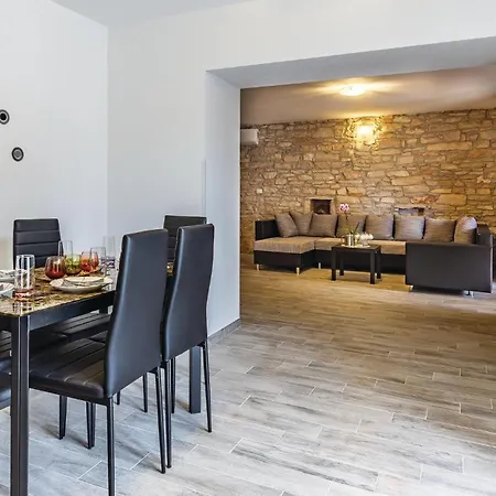 Stunning In With Wifi Holiday home